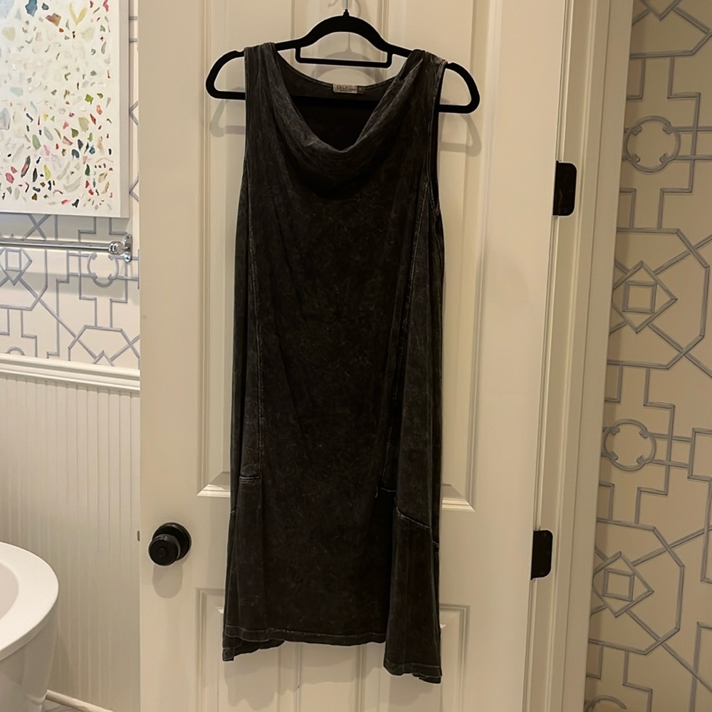 Chalet et Cecil designed in USA size medium gray dress